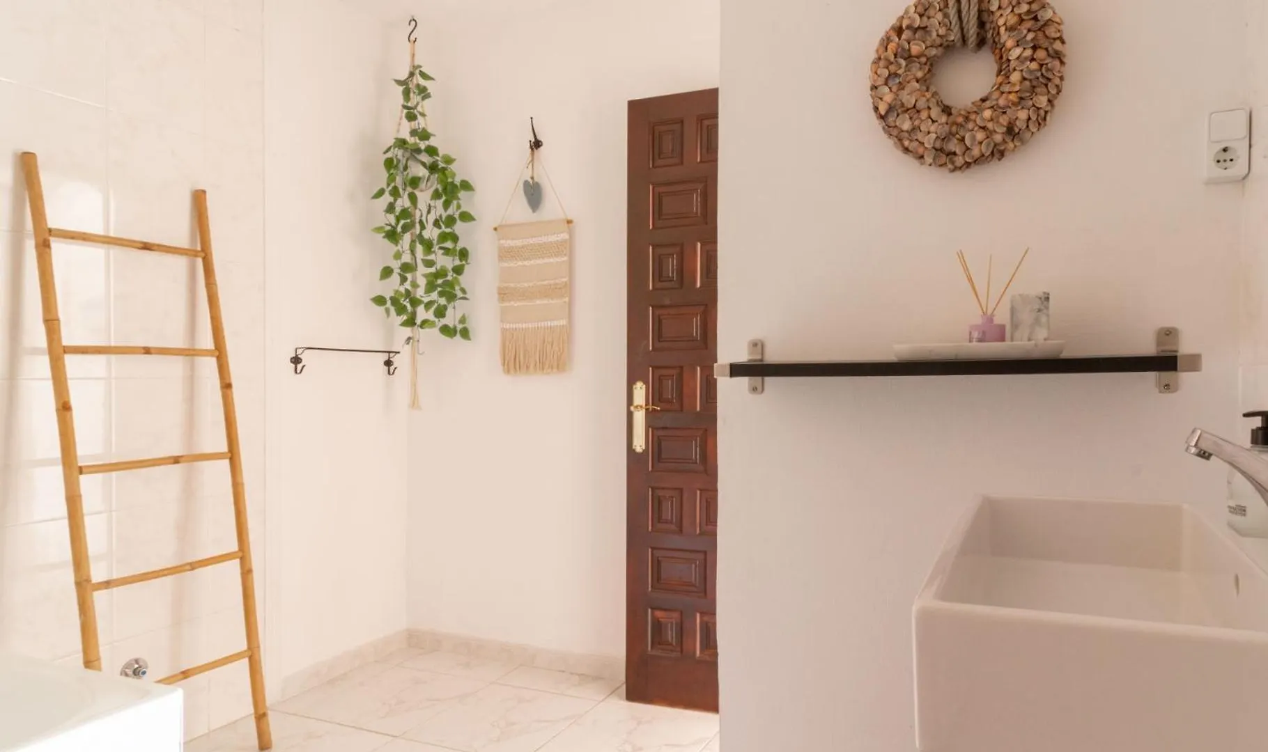 La Casa Del Burro Bed and Breakfast Nerja