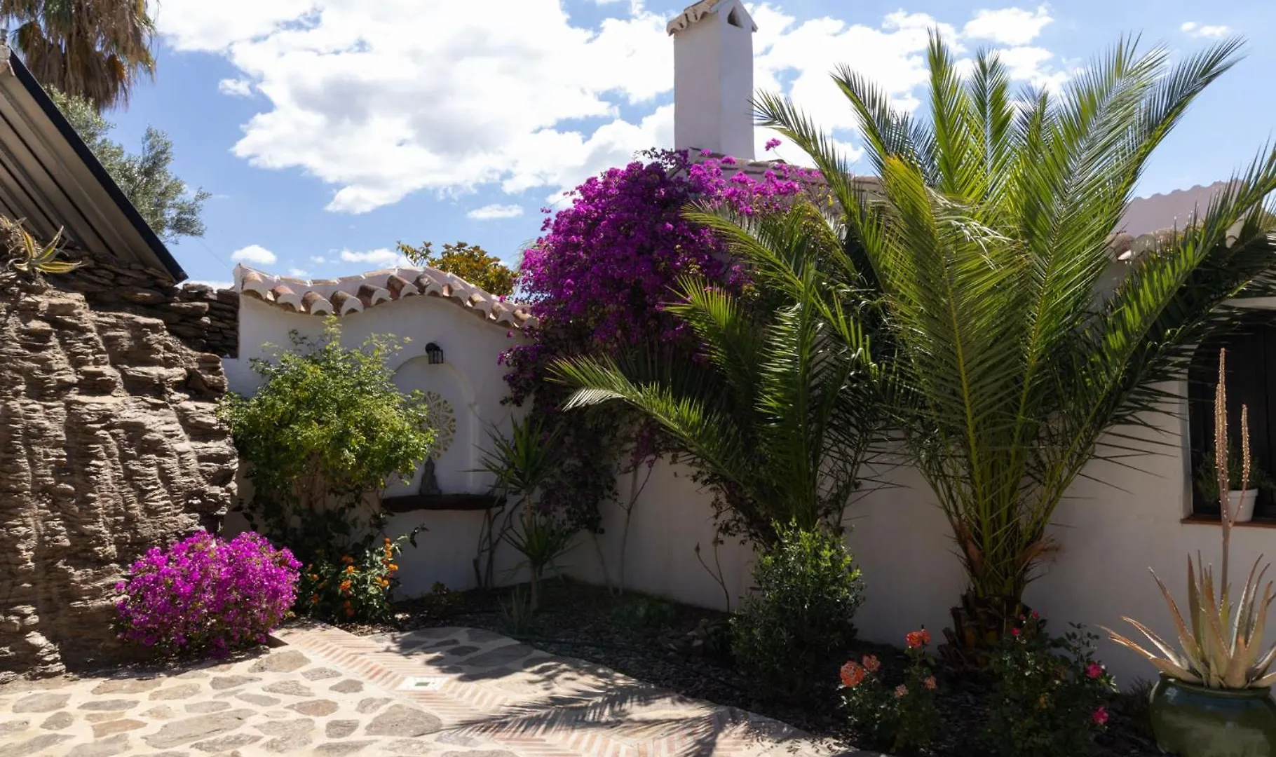 Bed & Breakfast La Casa Del Burro Bed and Breakfast Nerja Spanje
